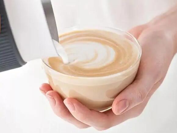 男人说打奶泡是什么意思,什么叫做打奶泡