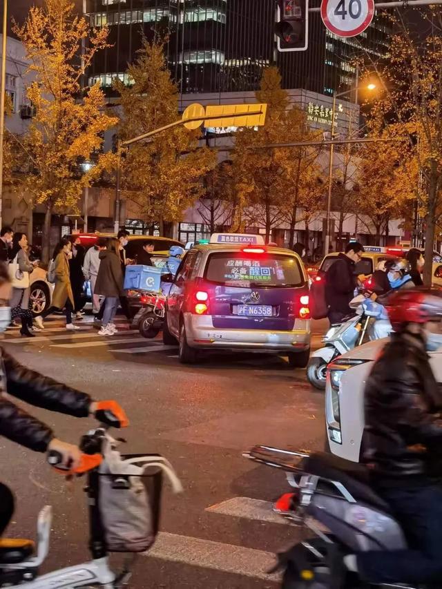 车载多媒体行业排名（全球第二大移动媒体）(3)