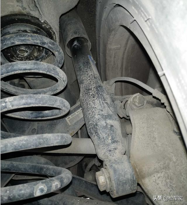 新旧款迈腾对比（四驱迈腾当年新车43万）(31)