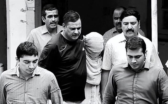 印度公交车惨案未成年人现状(印度黑公交案)(15)