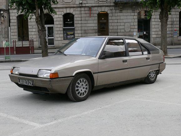 柯南坐骑车大全（20年来柯南中出现过的车型图鉴）(19)