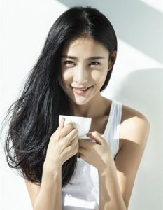 ​贾青个人资料有哪些（深扒贾青从选秀歌手到人气演员的惊天真相）