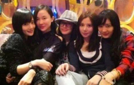 杨幂刘诗诗美到什么程度(年轻时那些扯头花的事)(24)