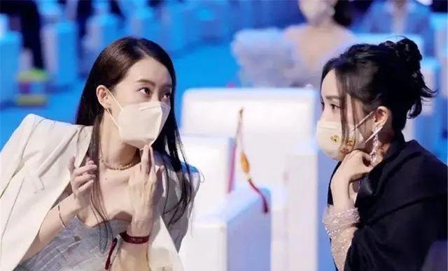 杨幂刘诗诗美到什么程度(年轻时那些扯头花的事)(25)