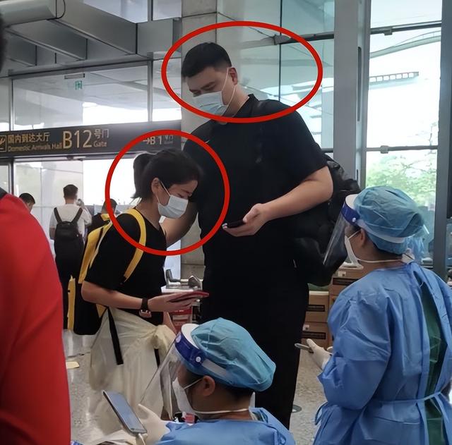 姚明女儿现在10岁身高（姚明女儿基因强大）(2)