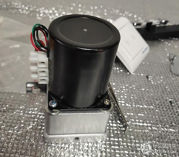 如何自制伸缩晾衣架(手把手教你超低成本制作美观实用的电动晾衣架)(27)