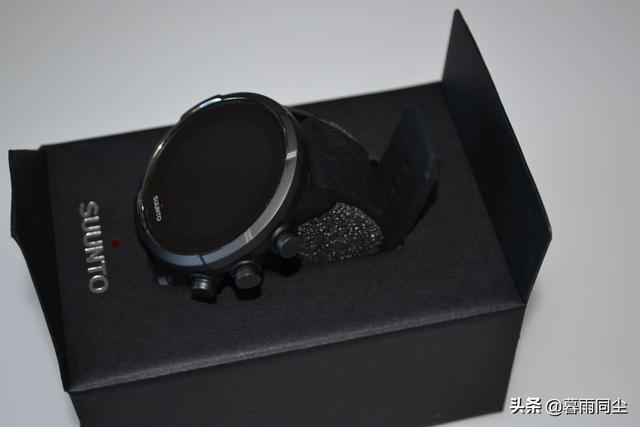 户外登山手表推荐（年度5款最佳户外运动手表）(8)