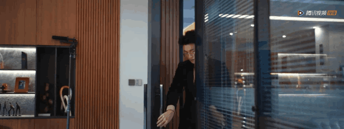 被亲了100多遍看都不腻（别亲了这种戏码）(4)