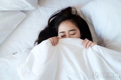 ​女人裸睡常见的三个好处（女性坚持裸睡5大好处很实用）