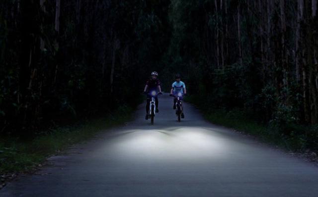 如何选购车灯灯泡（车灯手电选购车灯的五大误区）(7)