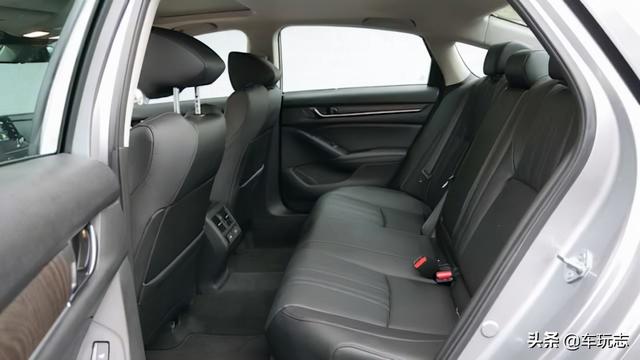 2022款本田雅阁实车现身(2022年本田雅阁不需要SUV的理由)(5)