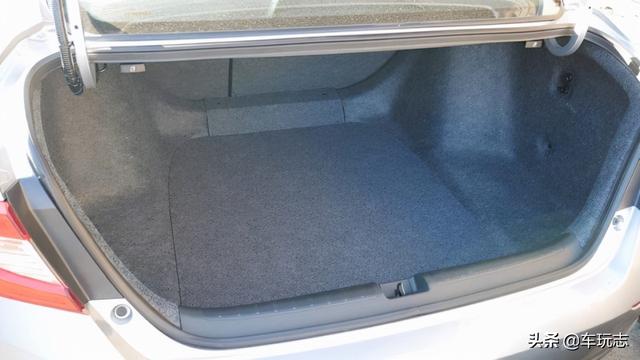 2022款本田雅阁实车现身(2022年本田雅阁不需要SUV的理由)(7)