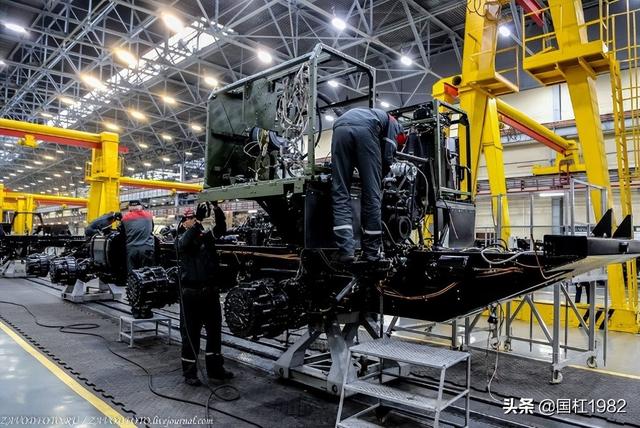 世界顶级导弹运输车(世界最强导弹运输车生产基地)(29)