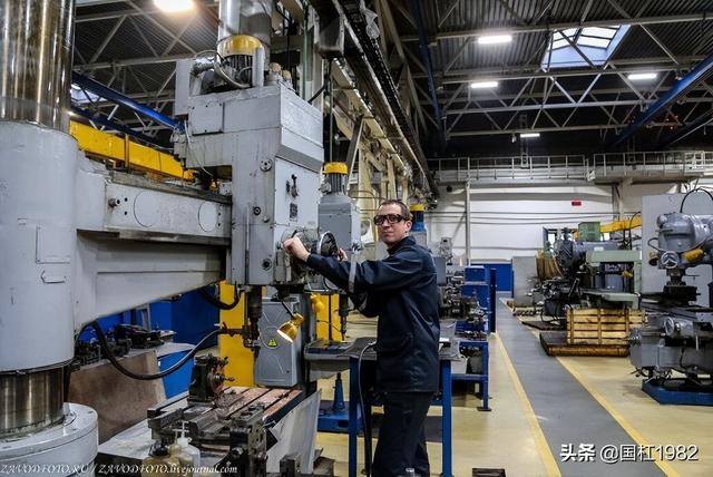 世界顶级导弹运输车(世界最强导弹运输车生产基地)(9)