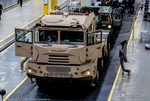 世界顶级导弹运输车(世界最强导弹运输车生产基地)(27)