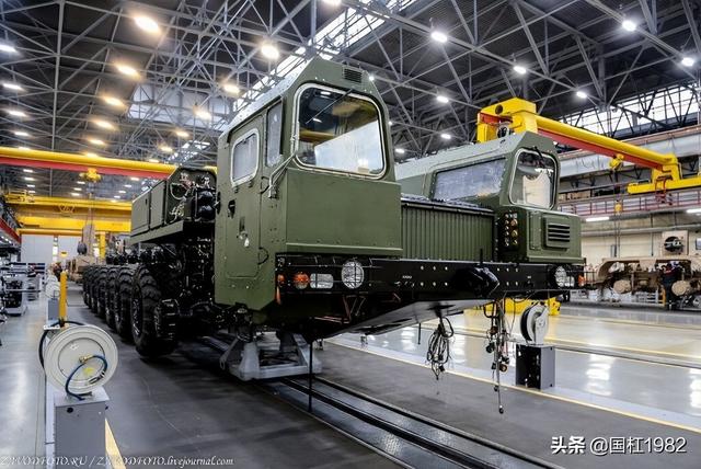 世界顶级导弹运输车(世界最强导弹运输车生产基地)(2)