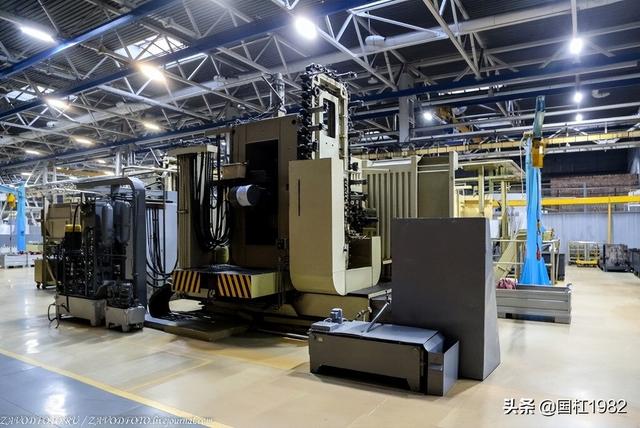 世界顶级导弹运输车(世界最强导弹运输车生产基地)(11)