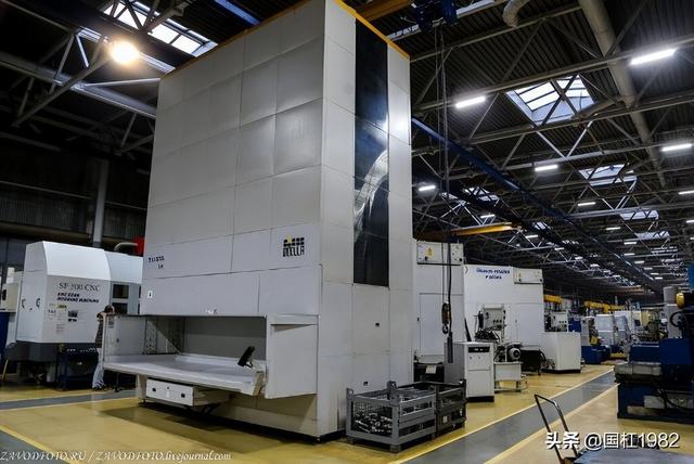 世界顶级导弹运输车(世界最强导弹运输车生产基地)(7)