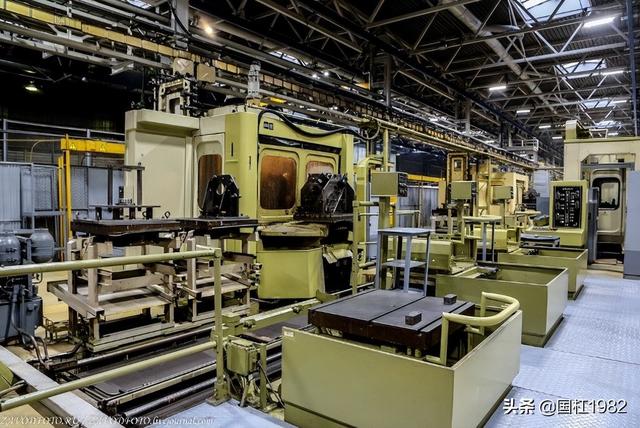 世界顶级导弹运输车(世界最强导弹运输车生产基地)(10)