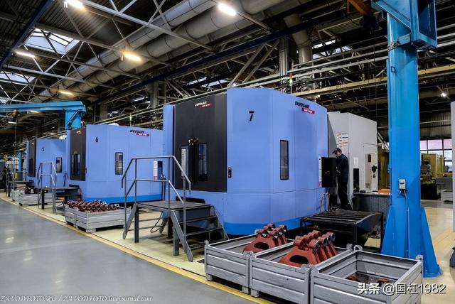 世界顶级导弹运输车(世界最强导弹运输车生产基地)(8)