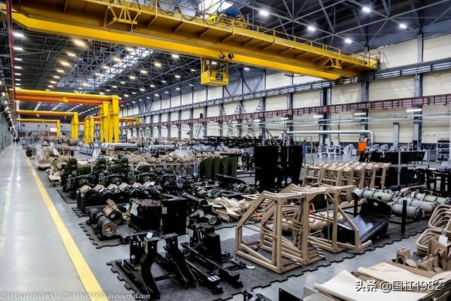 世界顶级导弹运输车(世界最强导弹运输车生产基地)(14)