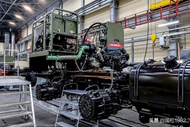 世界顶级导弹运输车(世界最强导弹运输车生产基地)(30)