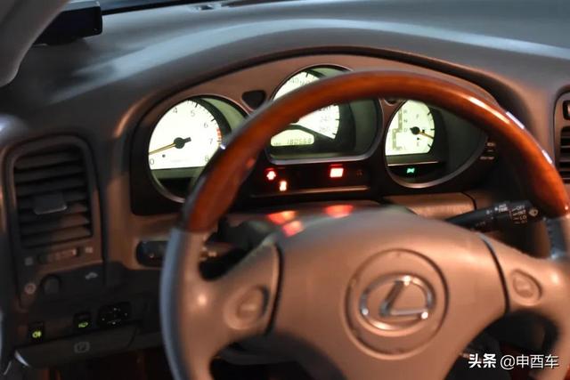 雷克萨斯is测评38号车评(AUTO史记凌志咬地鲨IS同年代的GS)(19)