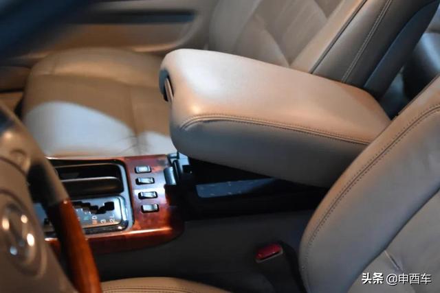 雷克萨斯is测评38号车评(AUTO史记凌志咬地鲨IS同年代的GS)(22)