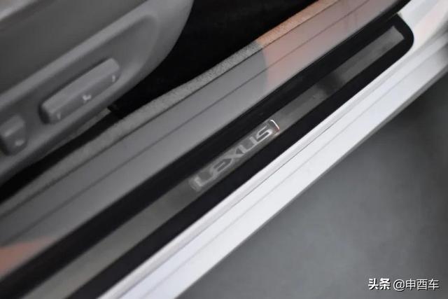 雷克萨斯is测评38号车评(AUTO史记凌志咬地鲨IS同年代的GS)(16)