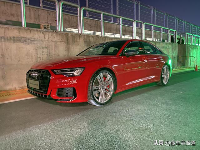 奥迪新款rs即将上市（新车售46.88万元起）(17)