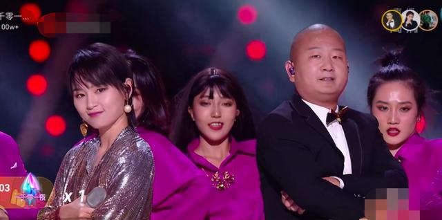 giao哥结婚照(爆红后娶娇妻开豪车)(3)