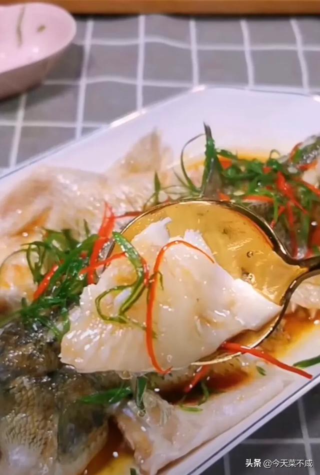 家常清蒸鲈鱼正确做法(你只需做对这6个步骤)(12)