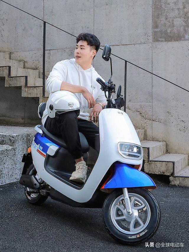 绿源新国标电摩所有车型及价格表（价格2999起续航里程远）(1)