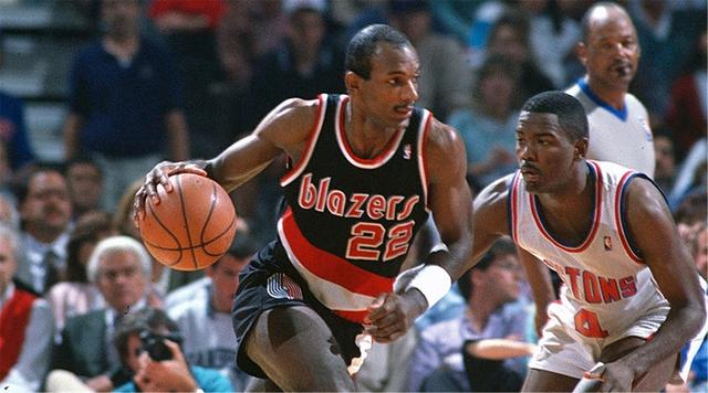 滑翔机德雷克斯勒实战扣篮(德雷克斯勒当年是怎样打球的)(2)