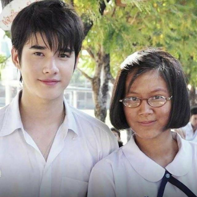 初恋那件小事赵今麦赖冠霖同台(初恋这件小事开播)(1)