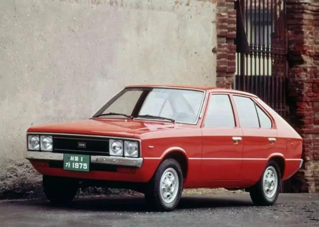 04年的现代伊兰特自动挡（廉价的经济型车竟被当成了收藏品）(2)