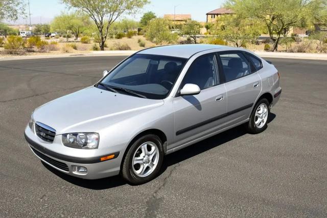 04年的现代伊兰特自动挡（廉价的经济型车竟被当成了收藏品）(1)