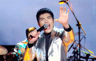 ​萧敬腾去沙漠真的下雨了吗（娱乐圈中萧敬腾被称为“雨神”）