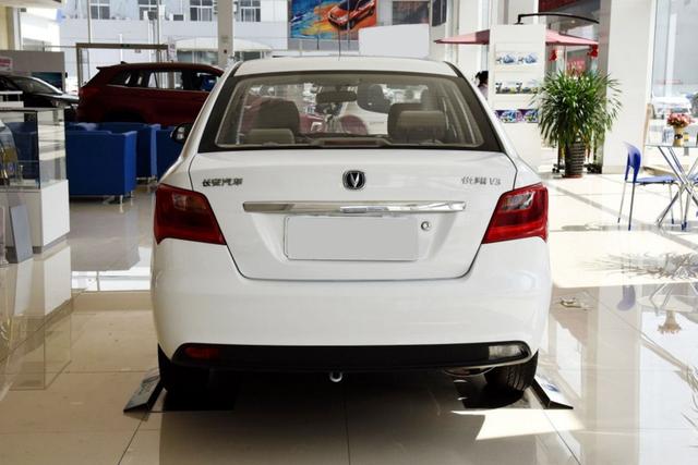买这几款家用车绝对不丢面子(一款经济实用的家庭轿车)(10)