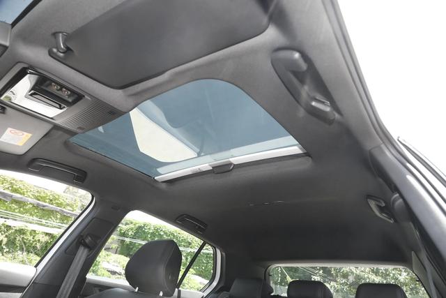 大众高尔夫1.4t蓝驱测评(5.5L油耗德系高级家轿)(9)