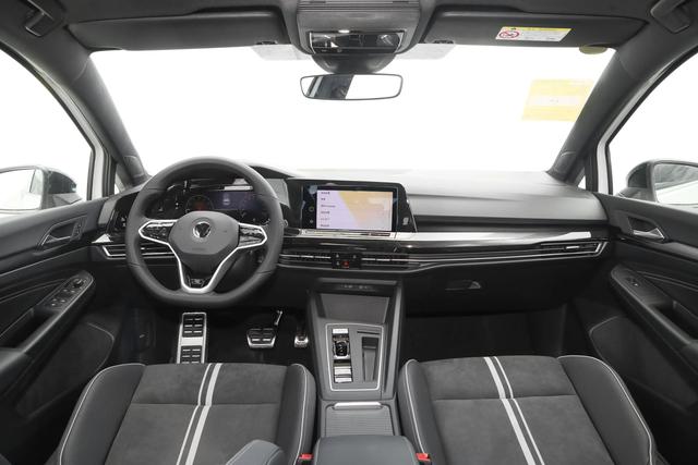 大众高尔夫1.4t蓝驱测评(5.5L油耗德系高级家轿)(5)