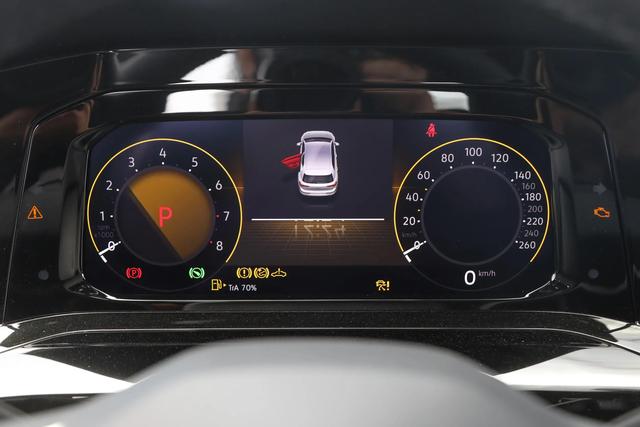 大众高尔夫1.4t蓝驱测评(5.5L油耗德系高级家轿)(7)