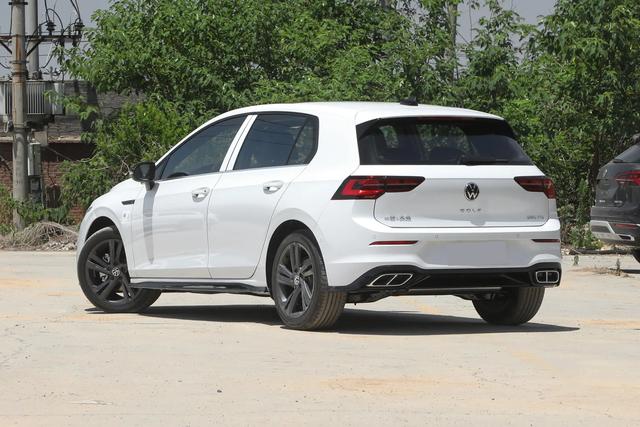 大众高尔夫1.4t蓝驱测评(5.5L油耗德系高级家轿)(4)