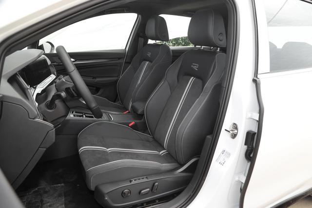 大众高尔夫1.4t蓝驱测评(5.5L油耗德系高级家轿)(8)