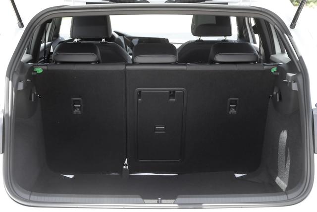 大众高尔夫1.4t蓝驱测评(5.5L油耗德系高级家轿)(12)