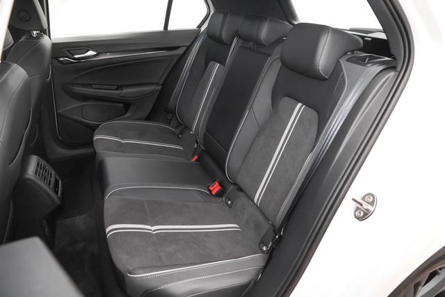 大众高尔夫1.4t蓝驱测评(5.5L油耗德系高级家轿)(10)