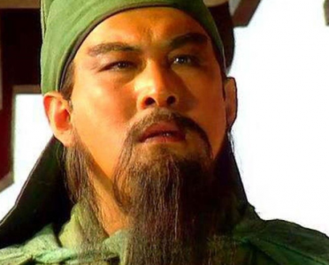 ​关羽能接受曹操汉寿亭侯的册封 关羽为何对刘备的封赏颇多不满