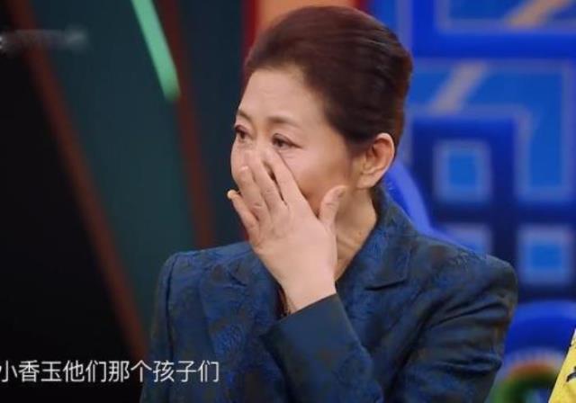 倪萍腿怎么站不起来(60岁倪萍双腿落下病根)(14)