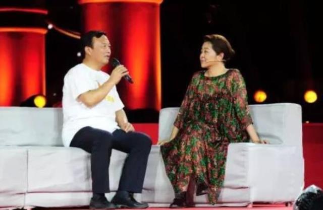 倪萍腿怎么站不起来(60岁倪萍双腿落下病根)(15)