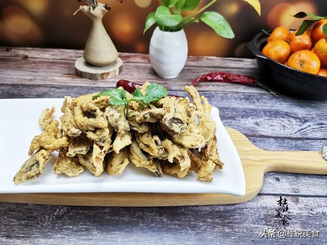 椒盐蘑菇的做法简单（椒盐蘑菇地道做法）(9)